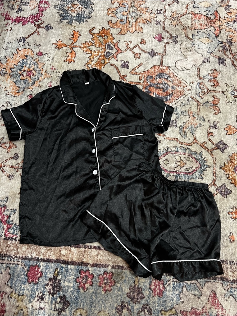 Source Unknown Black Satin Short-Sleeve Pajama Set with White Piping